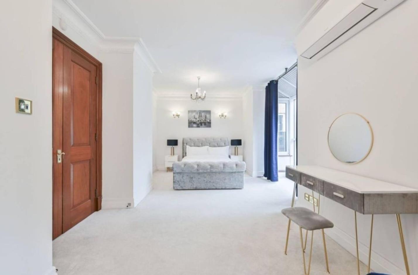 Carlton Court - Mayfair Apartahotel