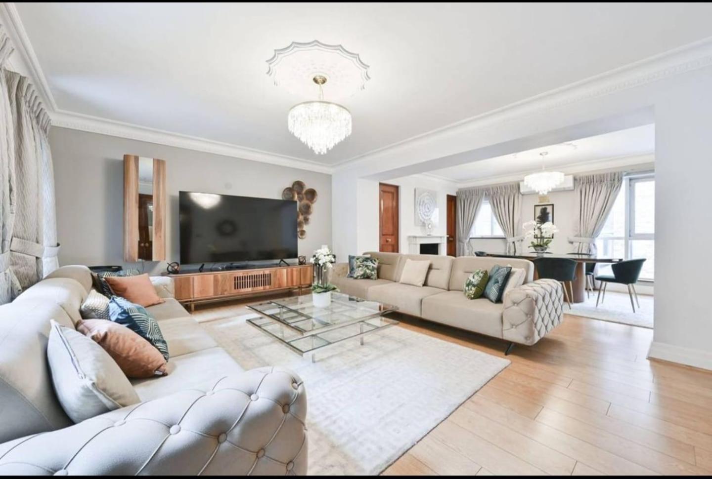 Carlton Court - Mayfair Apartahotel 5*