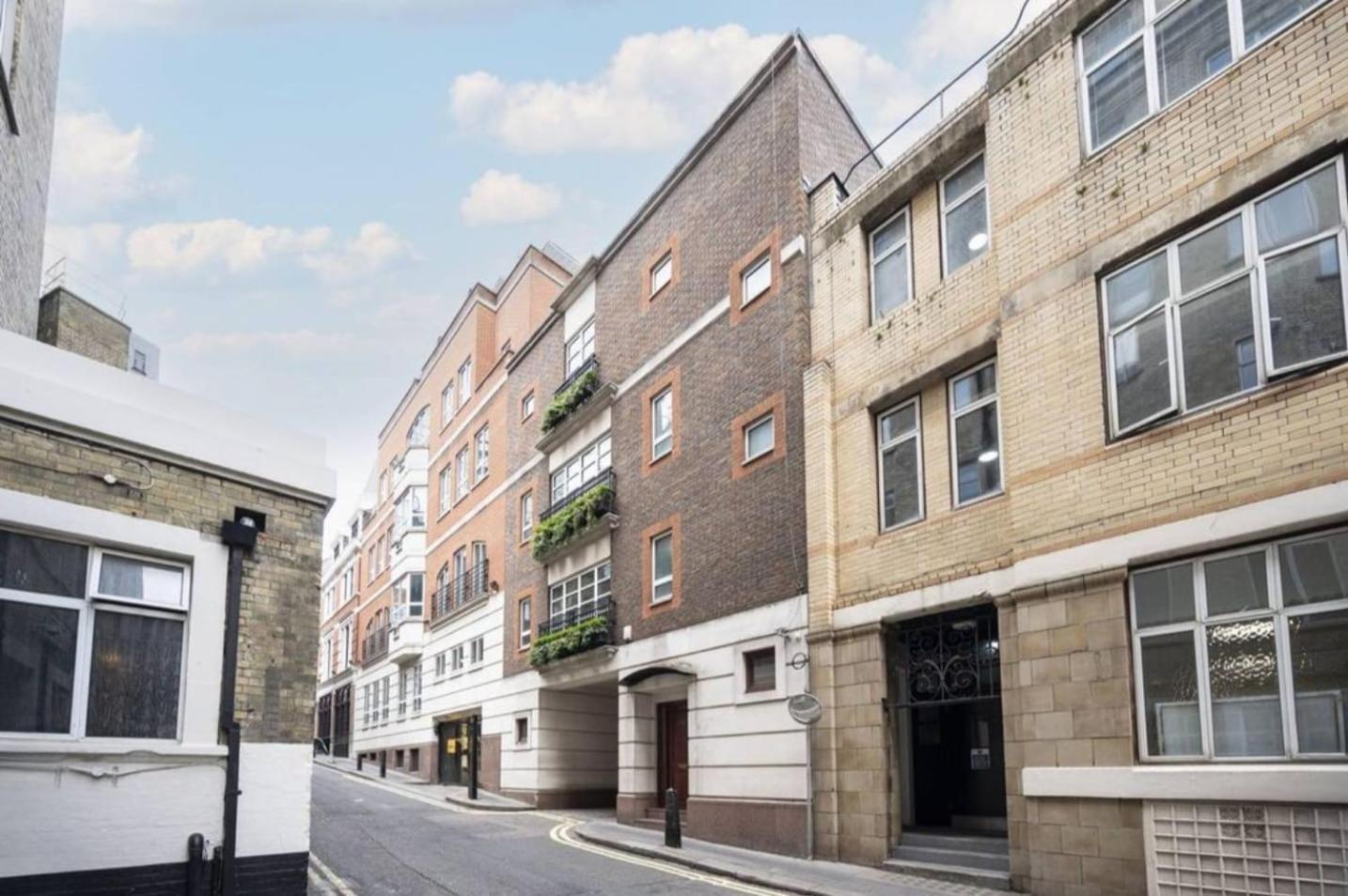 Carlton Court - Mayfair