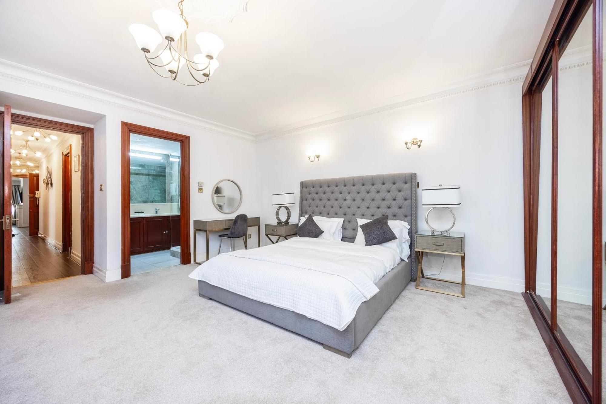Carlton Court - Mayfair Appart hôtel 5*