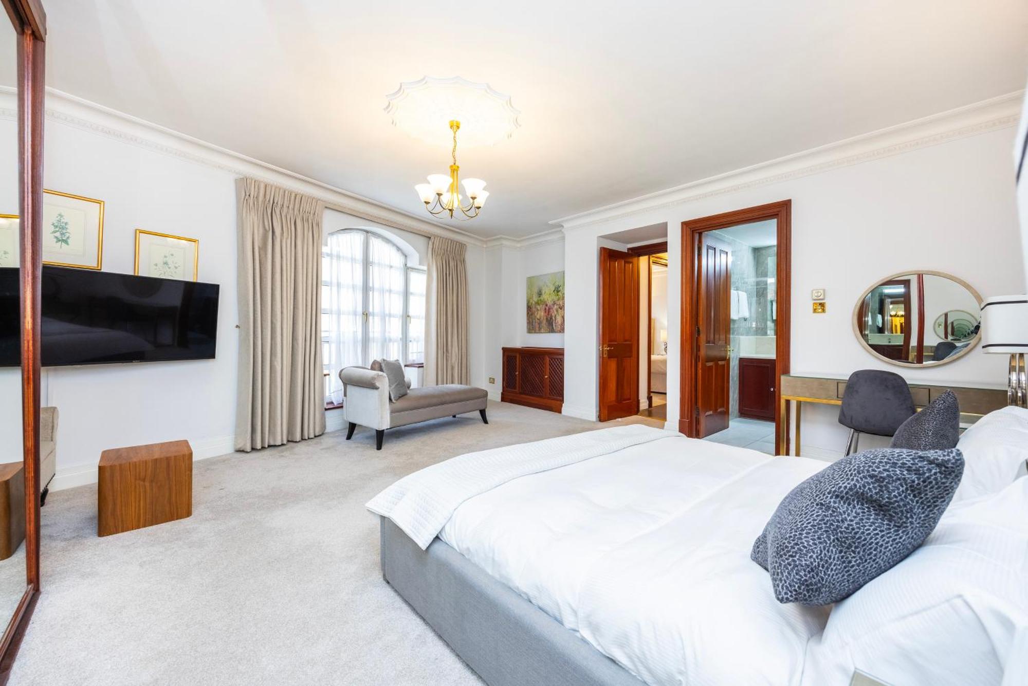 Carlton Court - Mayfair Appart hôtel 5*